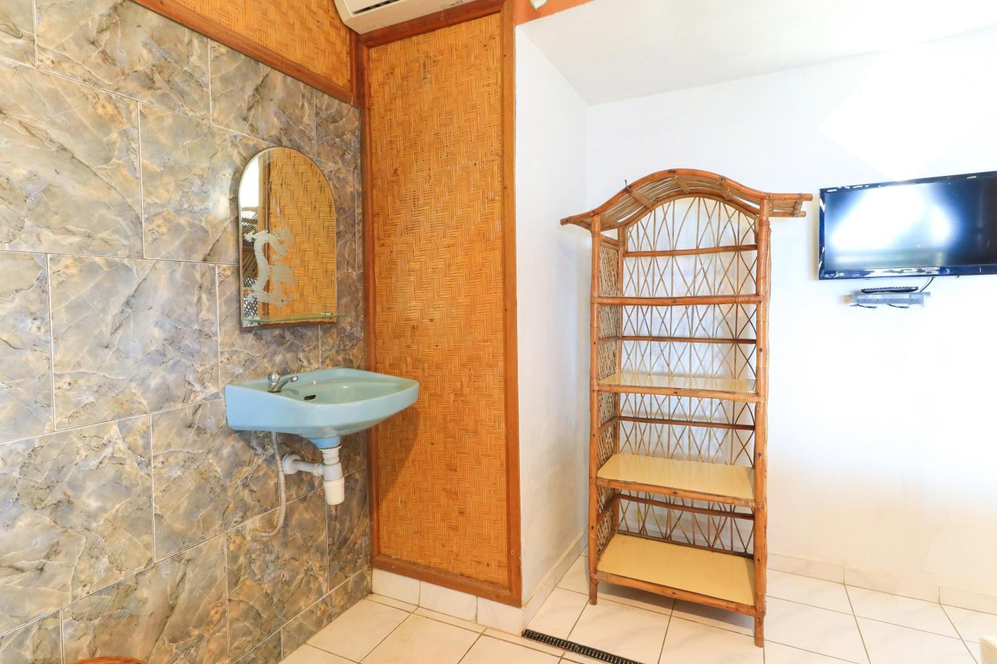 Kubutambahan  Hotel Tara Bar & Resto Air Sanih חדר תמונה