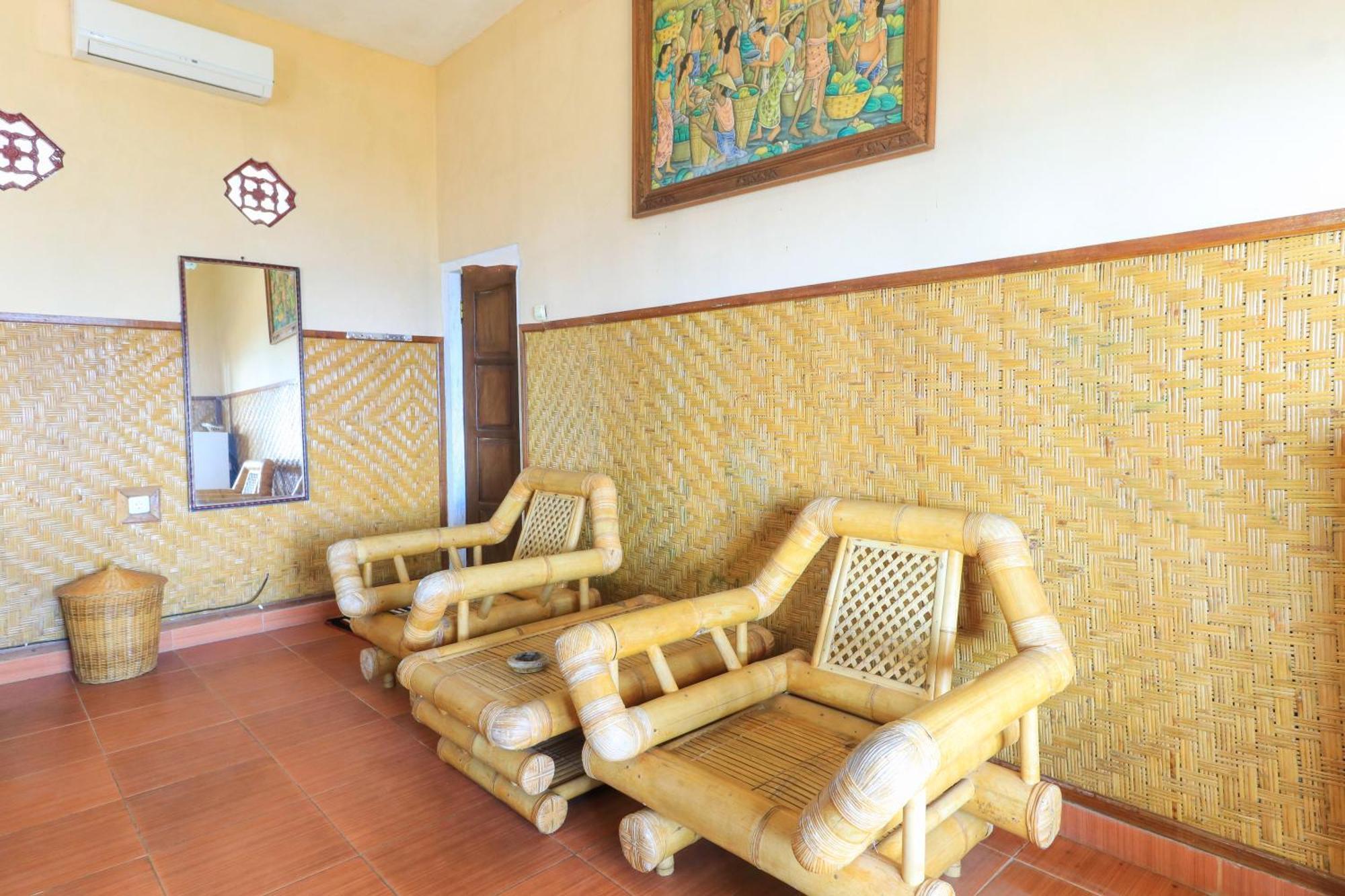 Kubutambahan  Hotel Tara Bar & Resto Air Sanih חדר תמונה