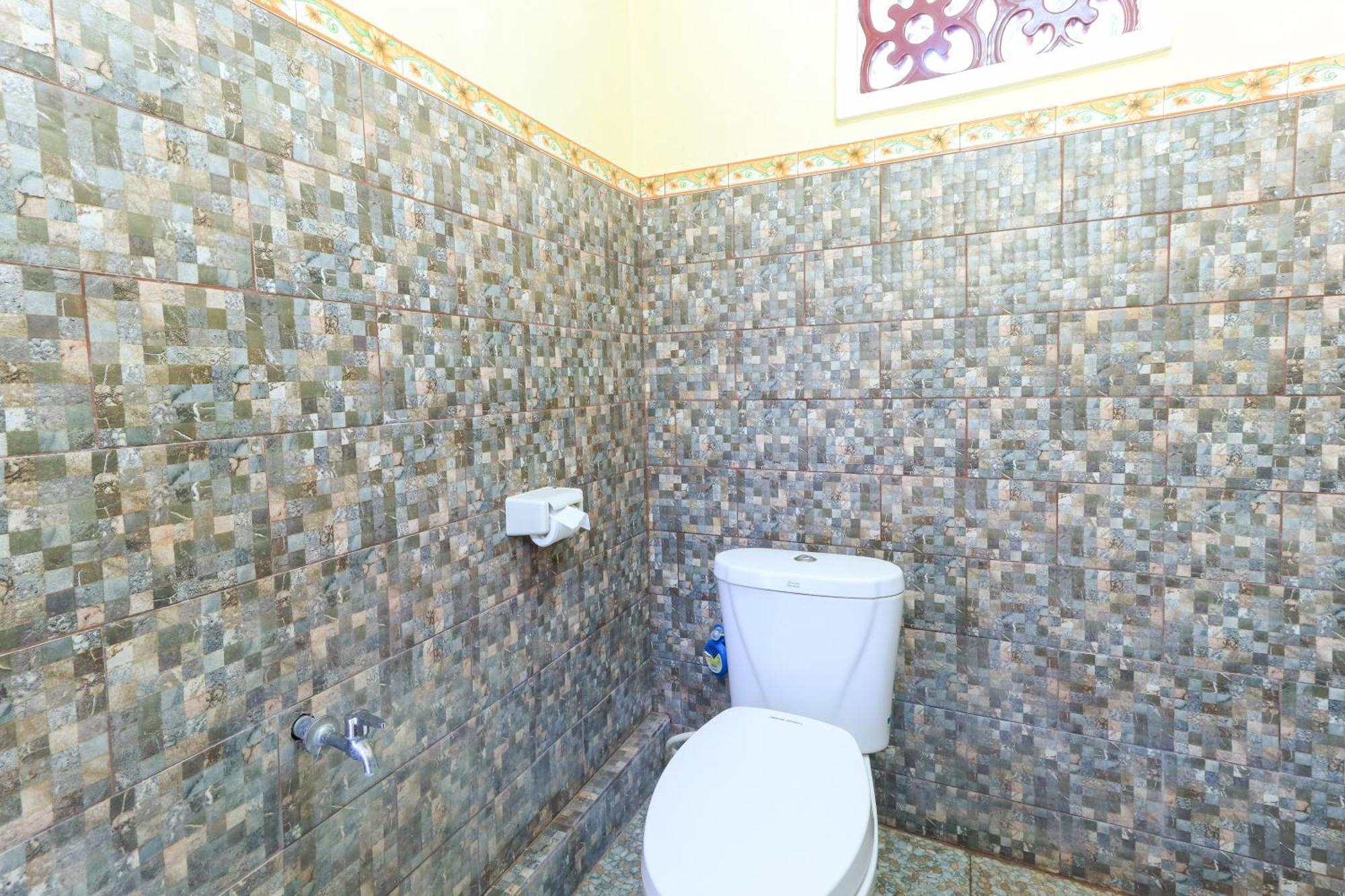 Kubutambahan  Hotel Tara Bar & Resto Air Sanih חדר תמונה